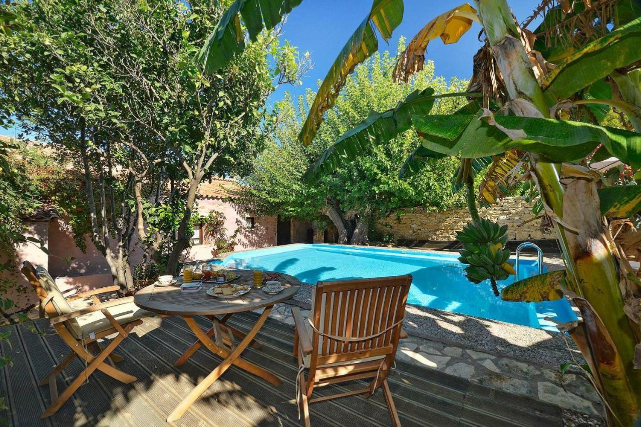 Kamares Private Pool