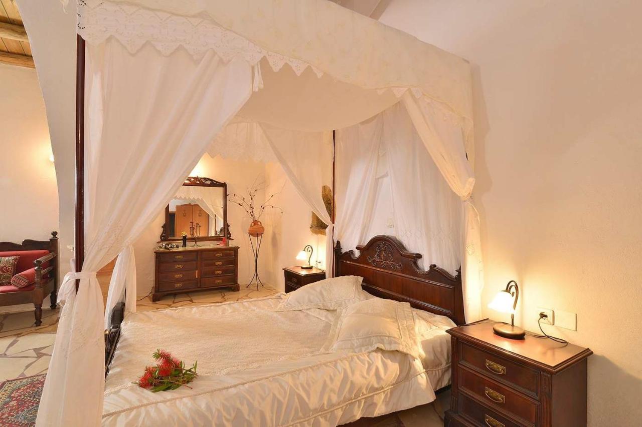 Kamares Private Pool Villa *